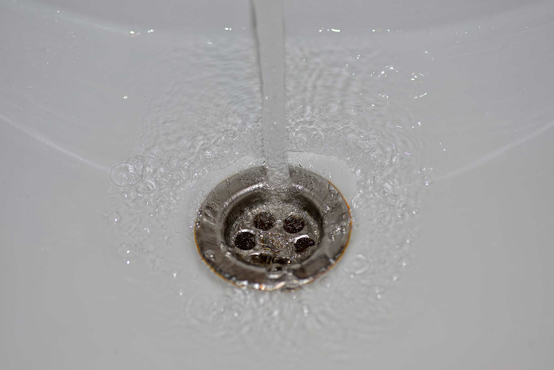 A2B Drains provides services to unblock blocked sinks and drains for properties in Oxford.